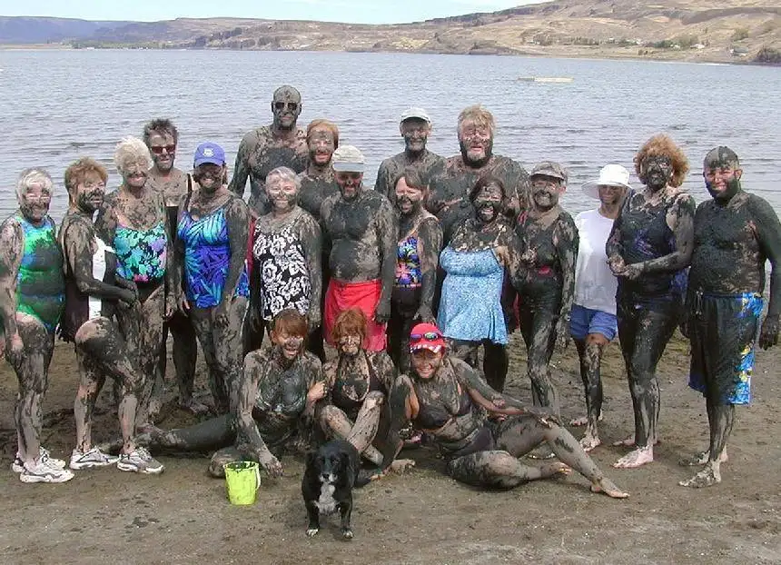 mud bath at Twin Cove Cottages